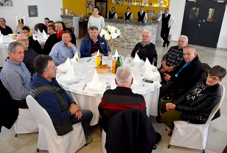 Blagoslovljeno i javnosti predstavljeno novo, prilagođeno vozilo za osobe s invaliditetom