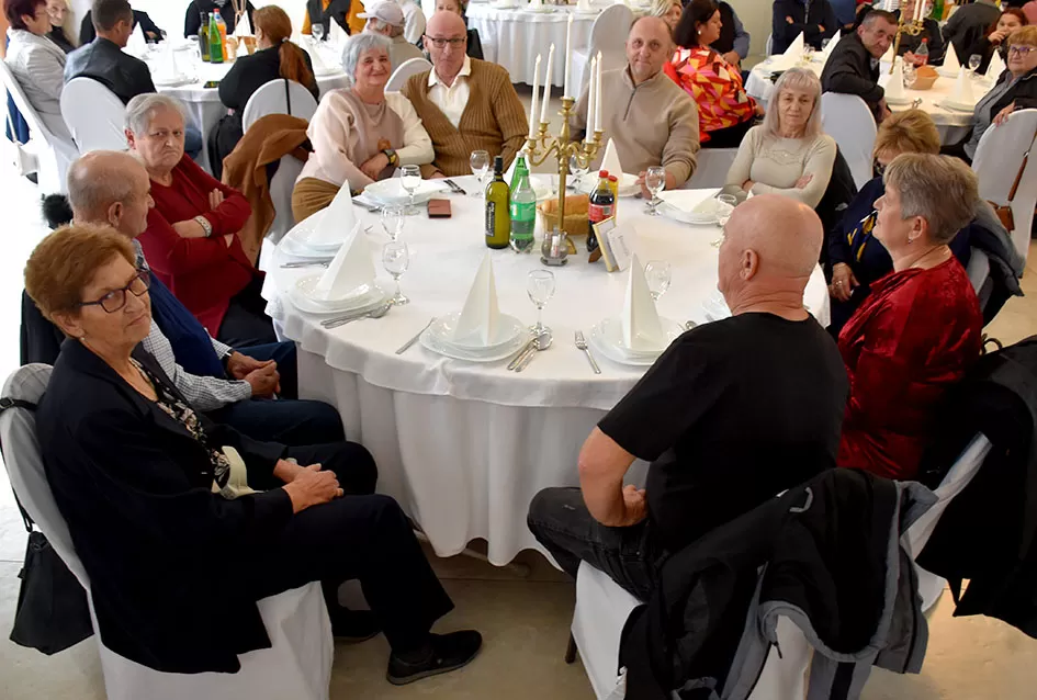 Blagoslovljeno i javnosti predstavljeno novo, prilagođeno vozilo za osobe s invaliditetom