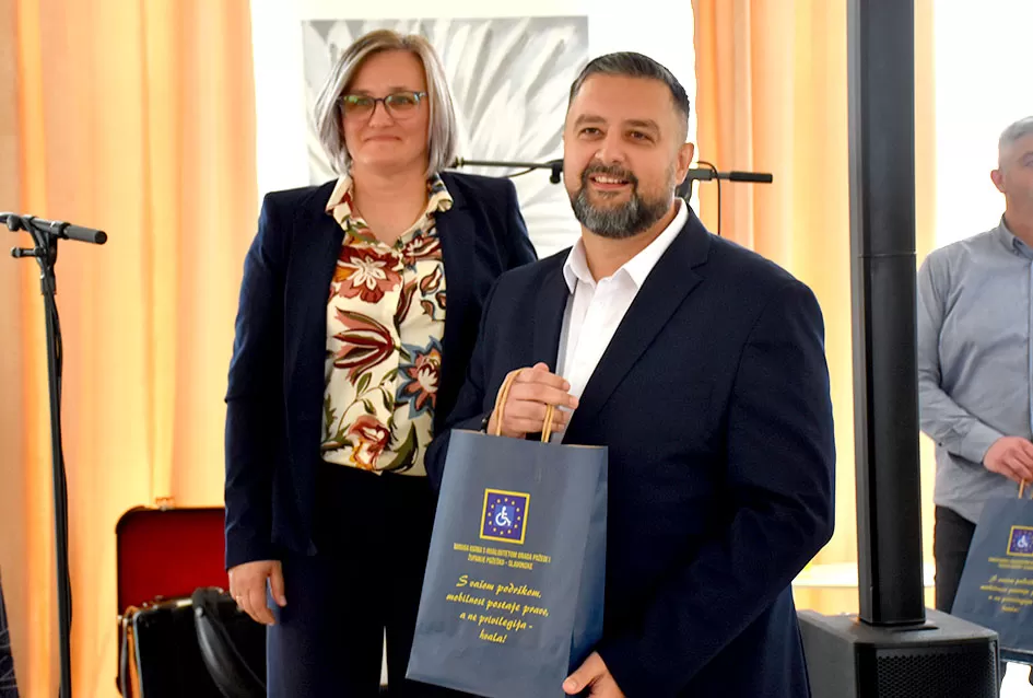 Blagoslovljeno i javnosti predstavljeno novo, prilagođeno vozilo za osobe s invaliditetom