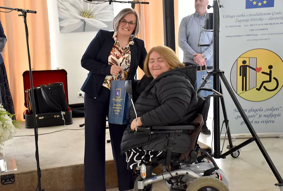 Blagoslovljeno i javnosti predstavljeno novo, prilagođeno vozilo za osobe s invaliditetom