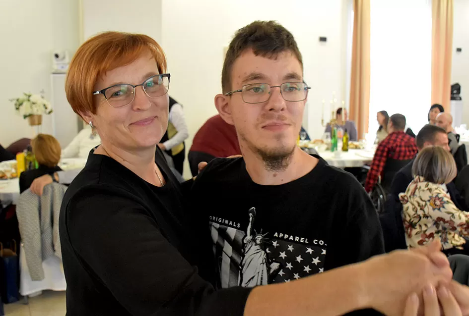 Blagoslovljeno i javnosti predstavljeno novo, prilagođeno vozilo za osobe s invaliditetom