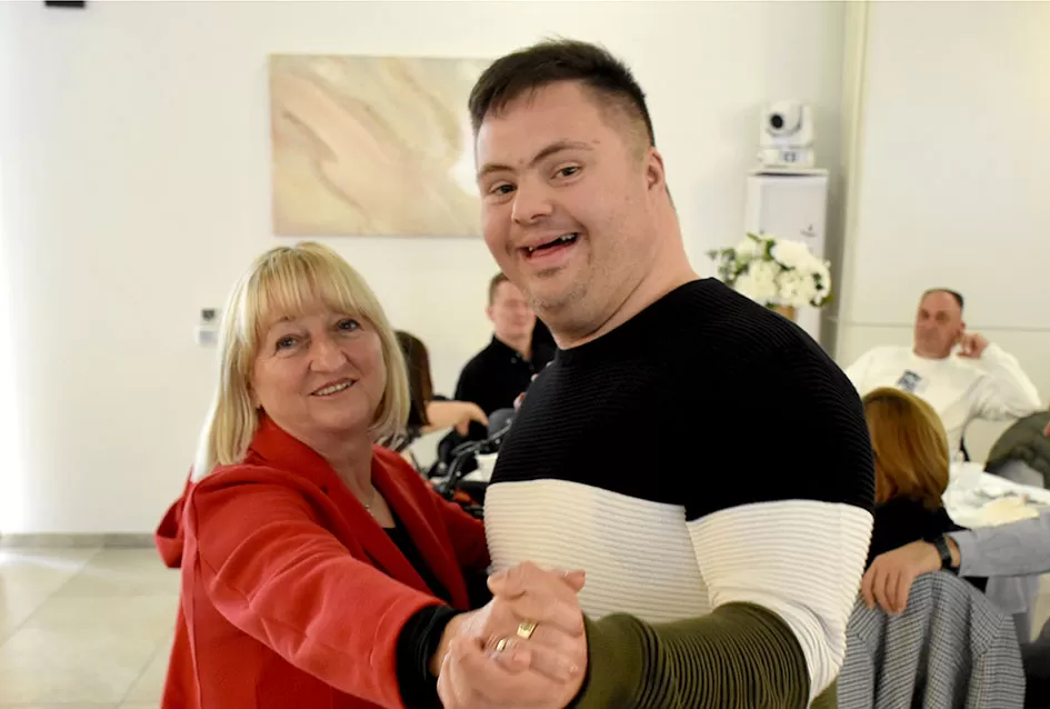 Blagoslovljeno i javnosti predstavljeno novo, prilagođeno vozilo za osobe s invaliditetom