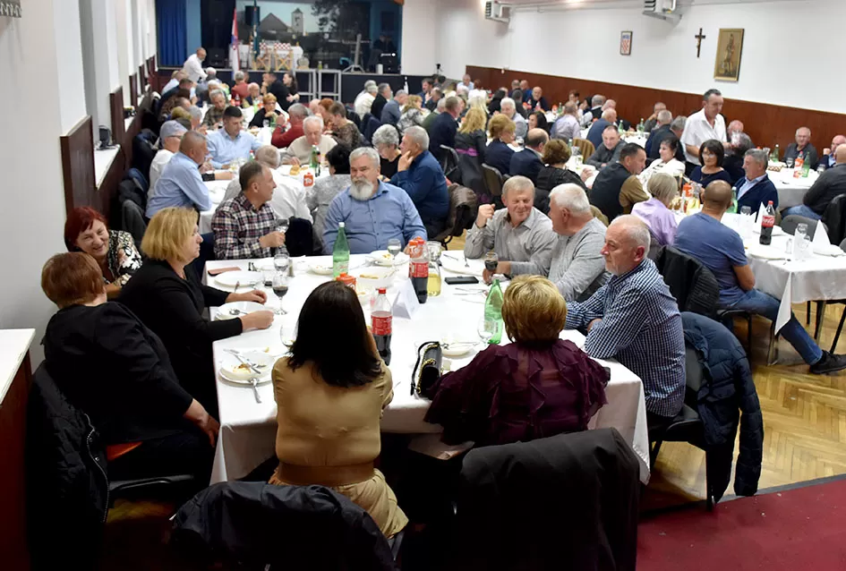 Martinjska zabava Udruge ʼVino-Kapʼ: Krštenje mošta i vinski zavjeti u Kaptolu