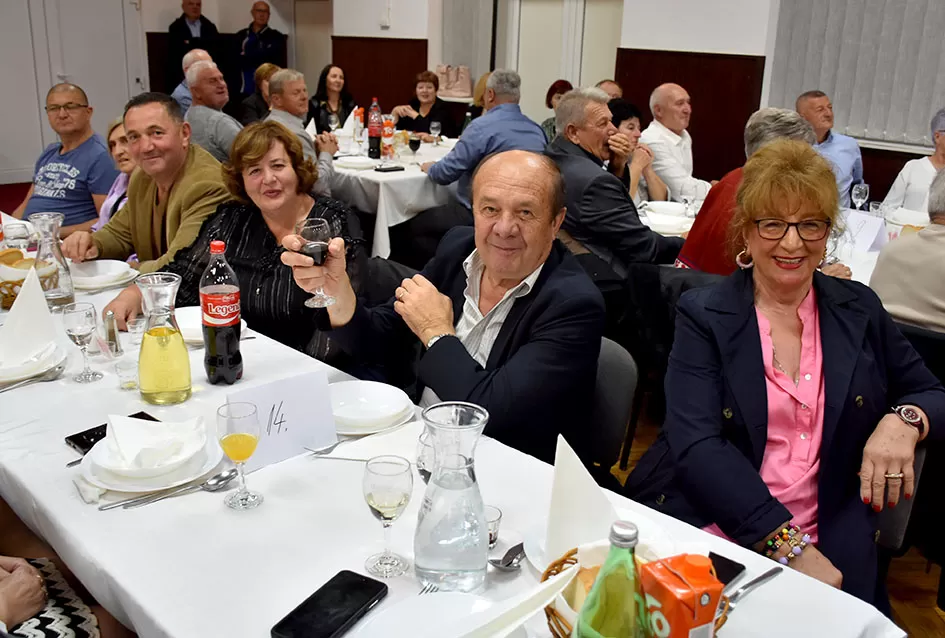 Martinjska zabava Udruge ʼVino-Kapʼ: Krštenje mošta i vinski zavjeti u Kaptolu