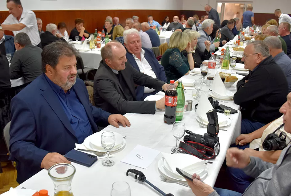 Martinjska zabava Udruge ʼVino-Kapʼ: Krštenje mošta i vinski zavjeti u Kaptolu