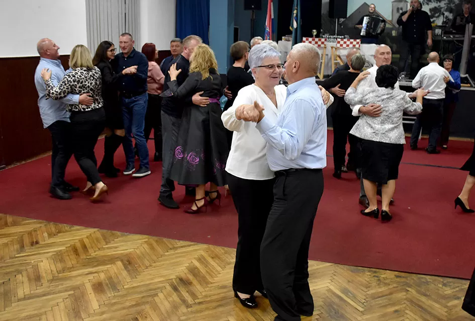 Martinjska zabava Udruge ʼVino-Kapʼ: Krštenje mošta i vinski zavjeti u Kaptolu