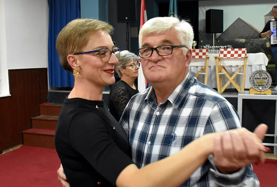 Martinjska zabava Udruge ʼVino-Kapʼ: Krštenje mošta i vinski zavjeti u Kaptolu