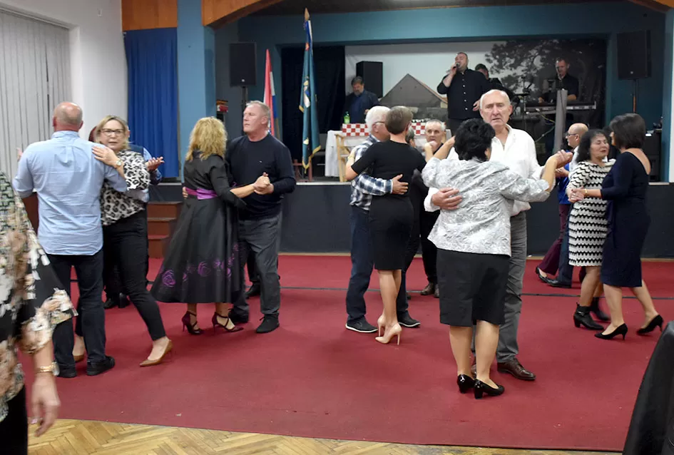 Martinjska zabava Udruge ʼVino-Kapʼ: Krštenje mošta i vinski zavjeti u Kaptolu