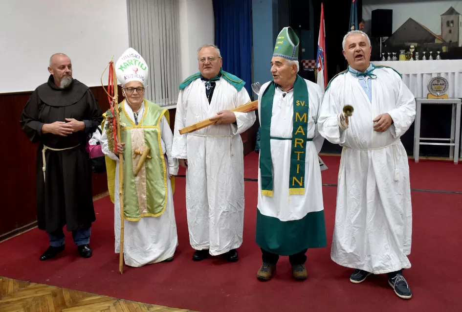 Martinjska zabava Udruge ʼVino-Kapʼ: Krštenje mošta i vinski zavjeti u Kaptolu