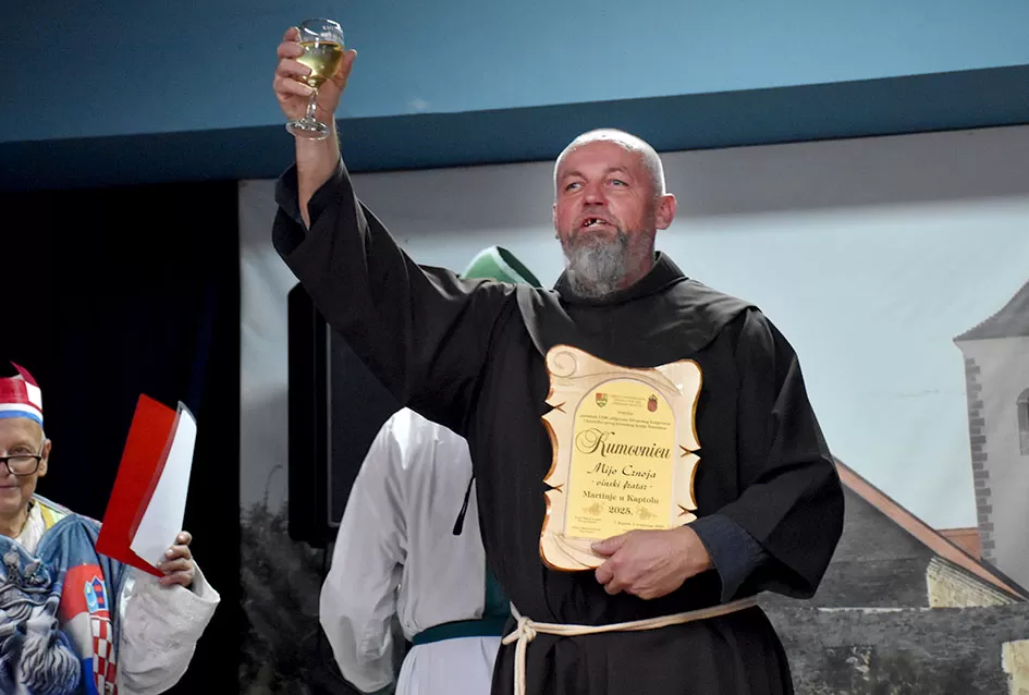 Martinjska zabava Udruge ʼVino-Kapʼ: Krštenje mošta i vinski zavjeti u Kaptolu