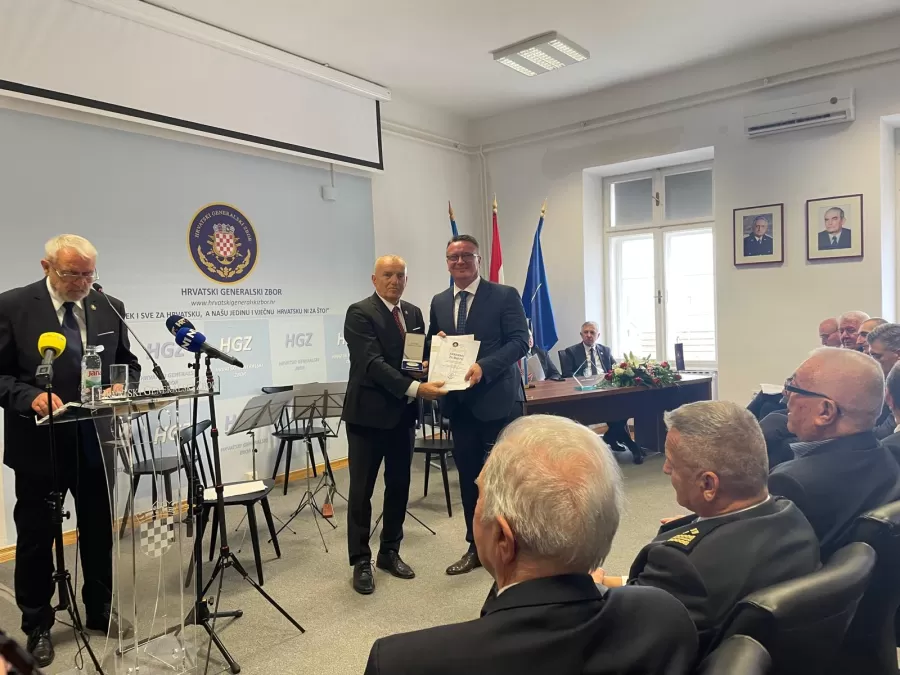 SB Online | Priznanje Generalskog zbora županu Danijelu Marušiću za doprinos očuvanju vrijednosti Domovinskog rata