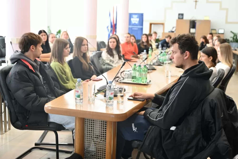 Arhitektonski tehničari Tehničke škole uče o digitalnim alatima prostornog uređenja