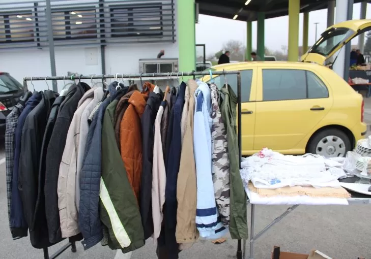 FOTOZABILJEŠKA: Održan buvljak na pleterničkoj tržnici 