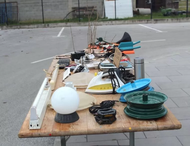 FOTOZABILJEŠKA: Održan buvljak na pleterničkoj tržnici 