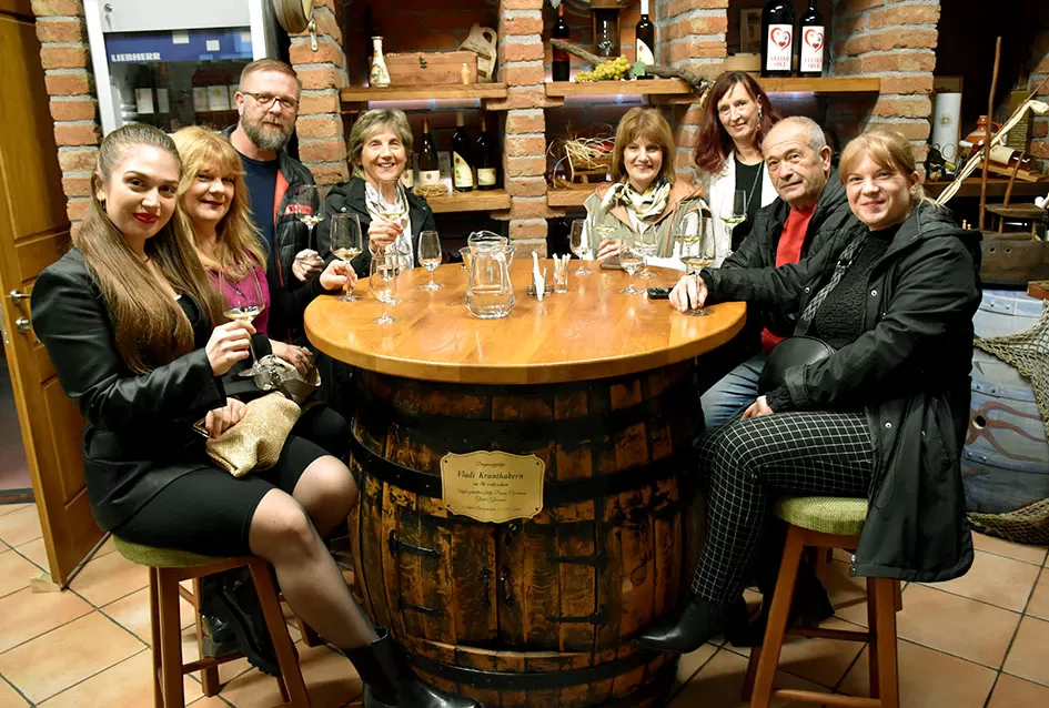 Rijeke posjetitelja preplavile podrume na Danu otvorenih podruma  u Kutjebu