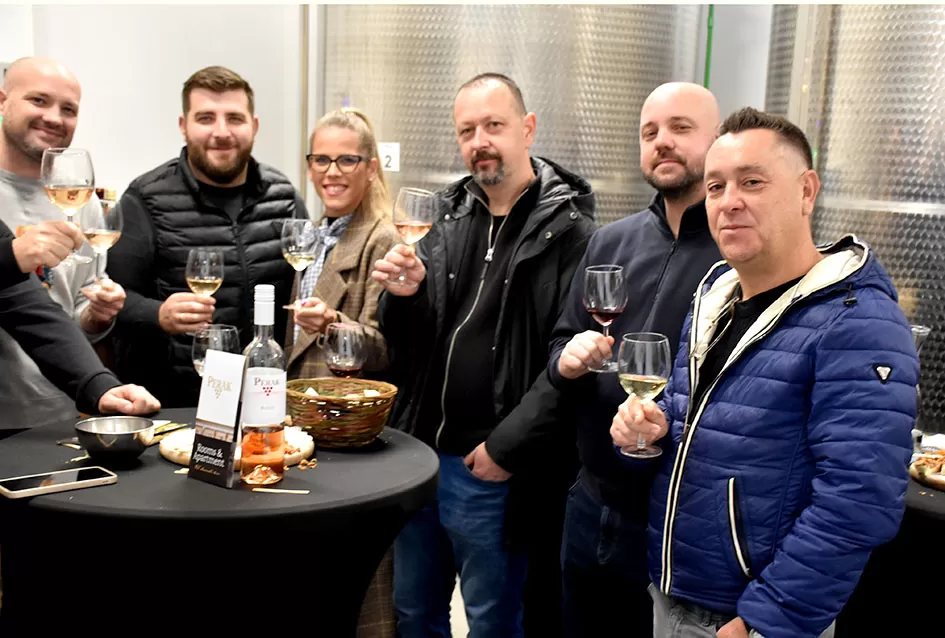 Rijeke posjetitelja preplavile podrume na Danu otvorenih podruma  u Kutjebu