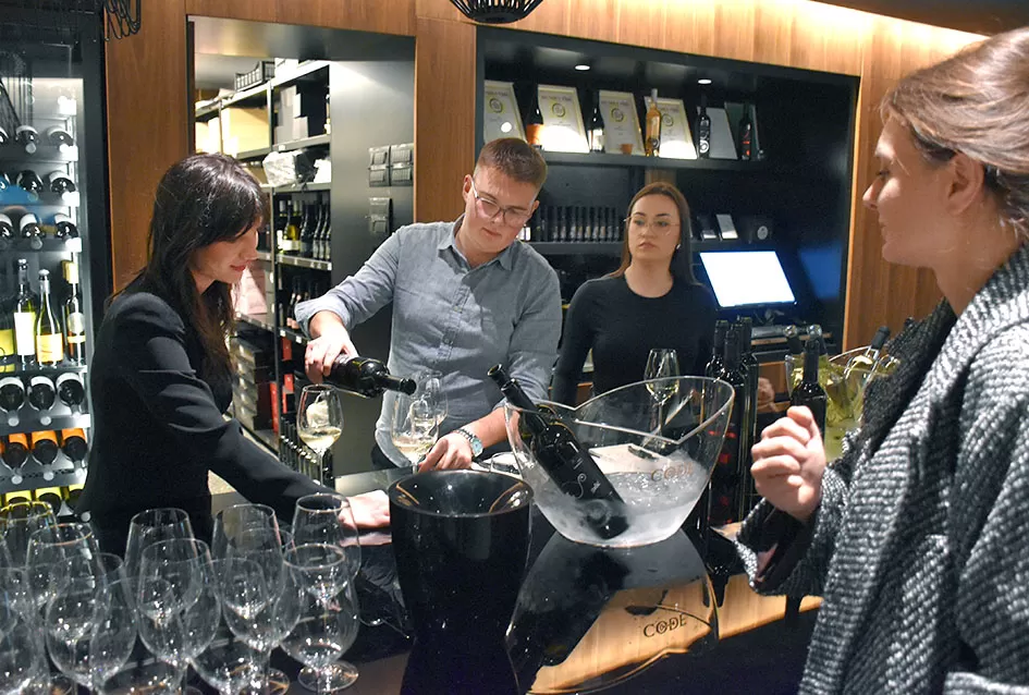 Rijeke posjetitelja preplavile podrume na Danu otvorenih podruma  u Kutjebu