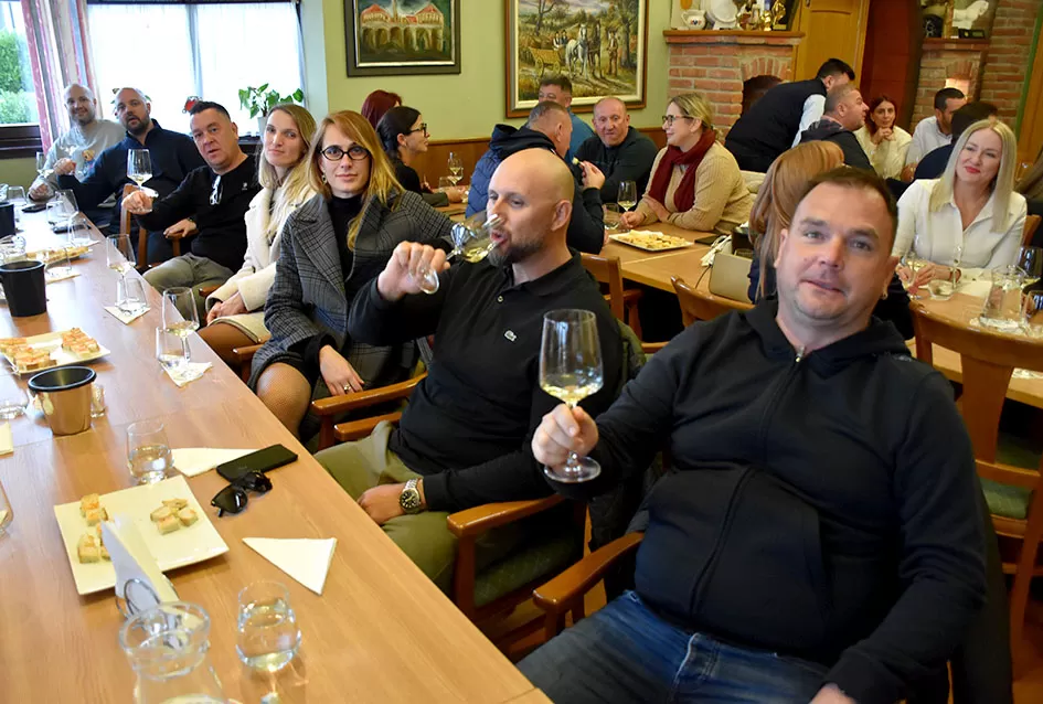 Rijeke posjetitelja preplavile podrume na Danu otvorenih podruma  u Kutjebu