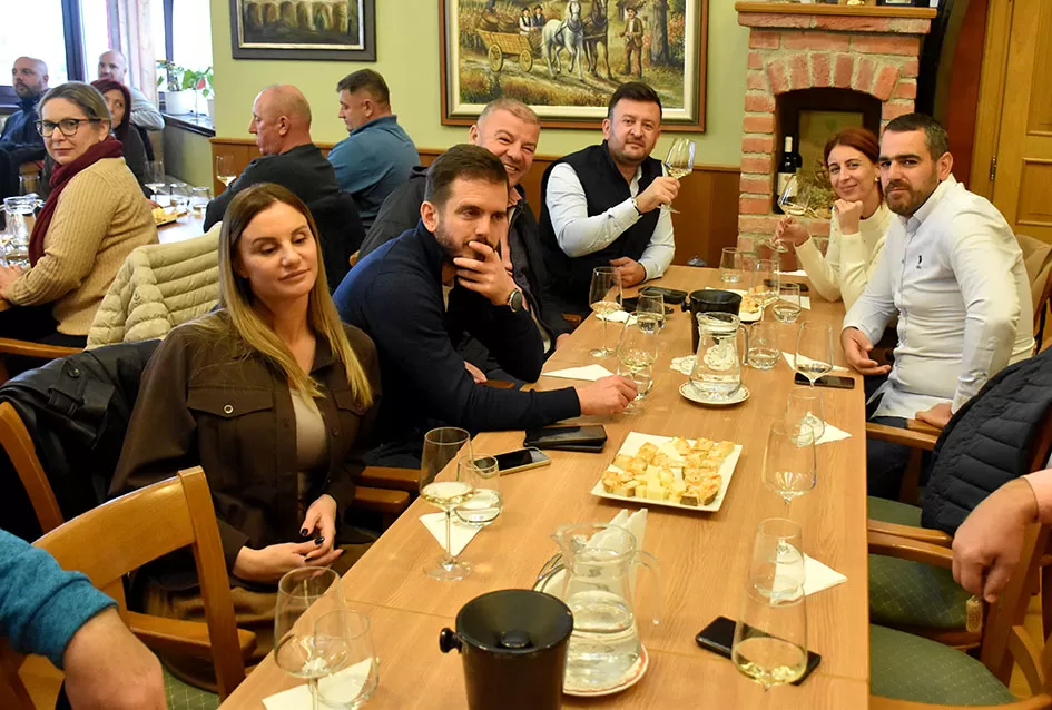 Rijeke posjetitelja preplavile podrume na Danu otvorenih podruma  u Kutjebu