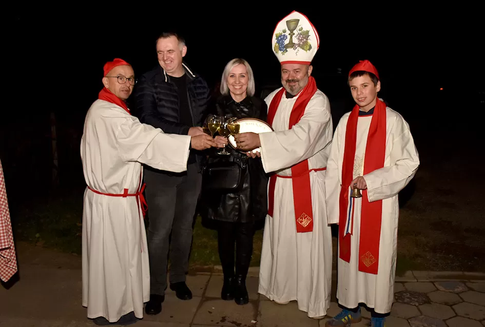 Vukovići na Sokolovcu proslavili jubilarno 15. Martinje: Klaudija Mihaljević Ruža nova kuma