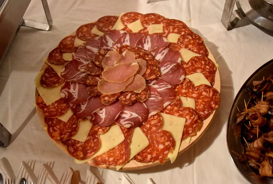 Vukovići na Sokolovcu proslavili jubilarno 15. Martinje: Klaudija Mihaljević Ruža nova kuma