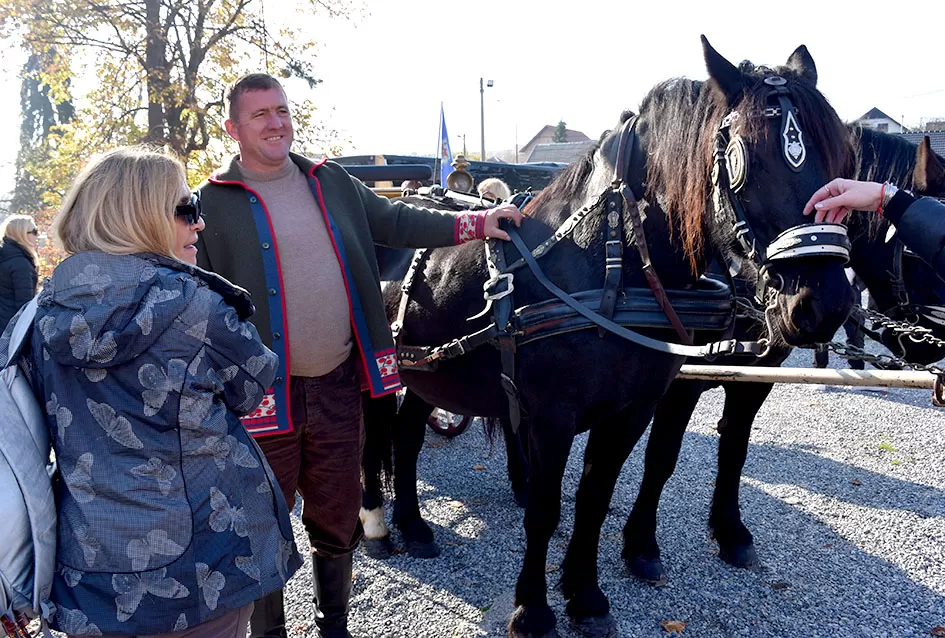 Nikad bolje Martinje u Kutjevu – tisuće planinara, gostiju i ljubitelja graševine uživalo u nezaboravnom danu