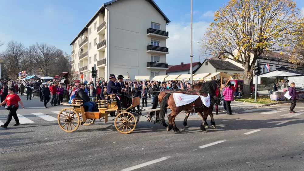Nikad bolje Martinje u Kutjevu – tisuće planinara, gostiju i ljubitelja graševine uživalo u nezaboravnom danu