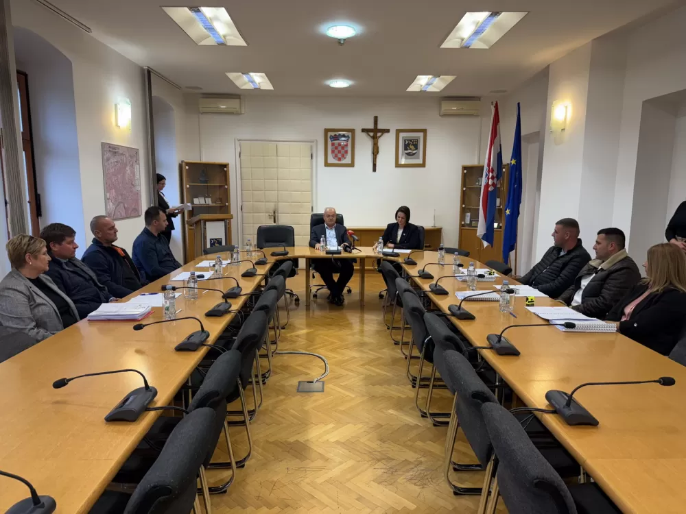 SB Online | Potpisani ugovori za nastavak izgradnje mreže biciklističke infrastrukture u Slavonskom Brodu