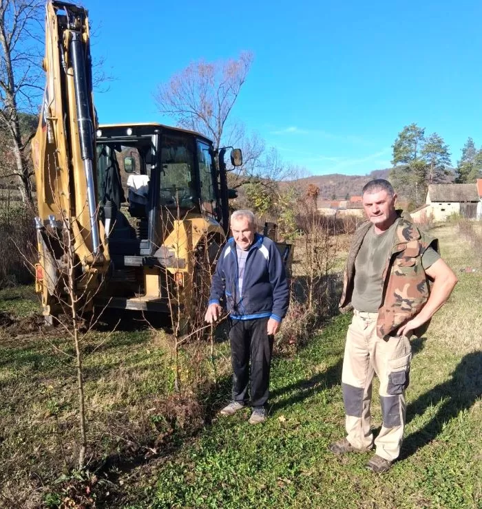 U Djedinoj Rijeci proveli akciju vađenja i trapljenja sadnica starih sorti voćaka