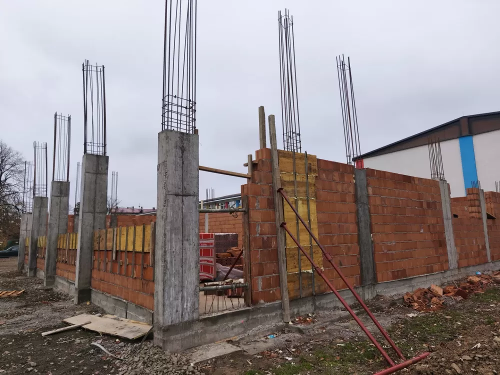 Napreduje dogradnja školske sportske dvorane Osnovne škole „Vladimir Nazor“ u Slavonskom Brodu