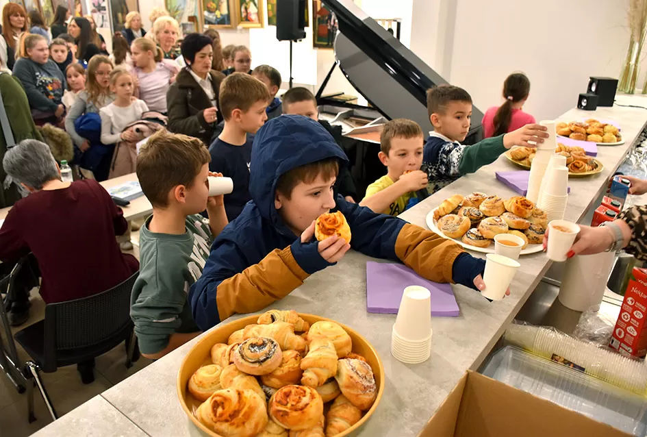Predstavljena „Naša zimska pjesmoslikovnica“: Knjiga učiteljice Irene Ivetić ilustrirana dječjim radovima učenika OŠ Dobriša Cesarić