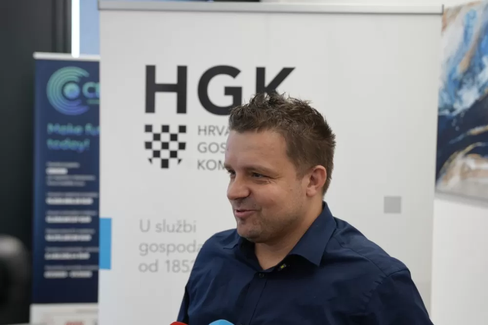 Gospodarstvenici Brodsko-posavske i susjednih županija učili o pravilima komunikacije prema potrošačima