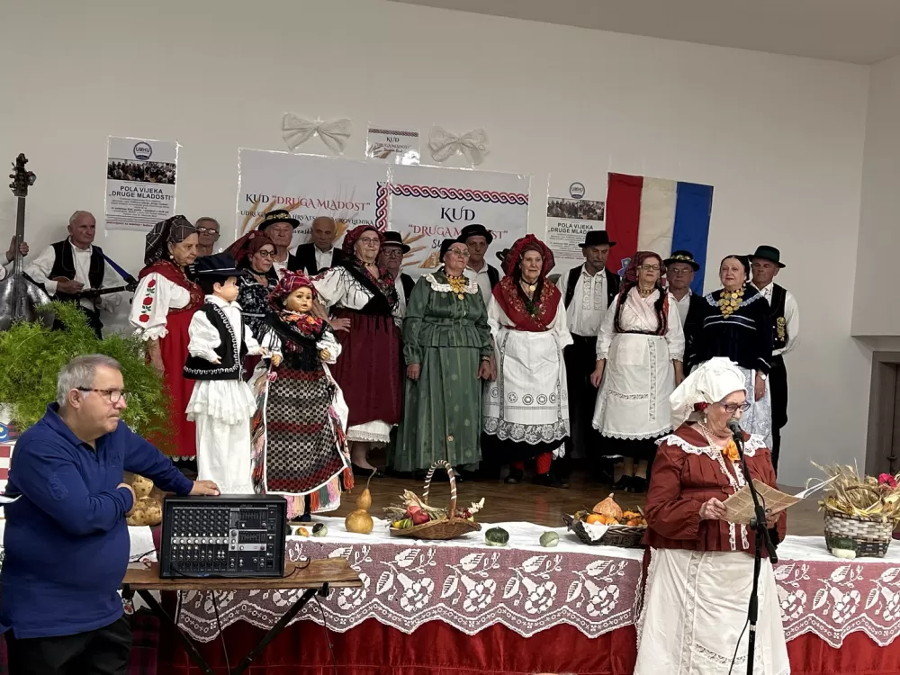 SB Online | Umirovljenici proslavili 50 godina rada svoje folklorne sekcije