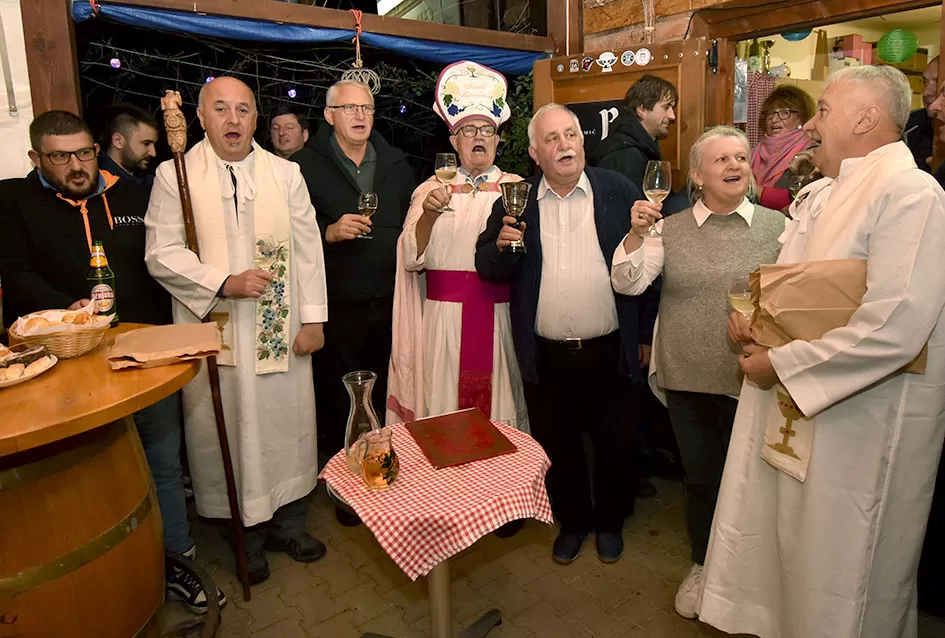 Požega.eu | Požeška poduzetnica Ivanka Doiković proslavila Martinje: Franjo Lucić i Marinko Markota novi vinski kumovi