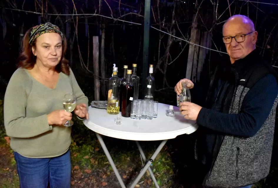 Požeška poduzetnica Ivanka Doiković proslavila Martinje: Franjo Lucić i Marinko Markota novi vinski kumovi