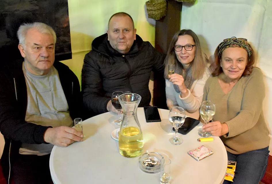 Požeška poduzetnica Ivanka Doiković proslavila Martinje: Franjo Lucić i Marinko Markota novi vinski kumovi
