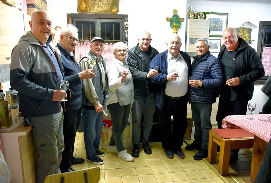 Požeška poduzetnica Ivanka Doiković proslavila Martinje: Franjo Lucić i Marinko Markota novi vinski kumovi