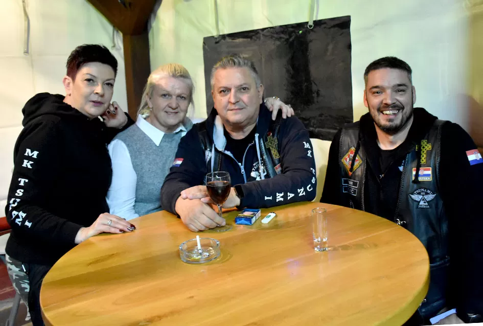 Požeška poduzetnica Ivanka Doiković proslavila Martinje: Franjo Lucić i Marinko Markota novi vinski kumovi