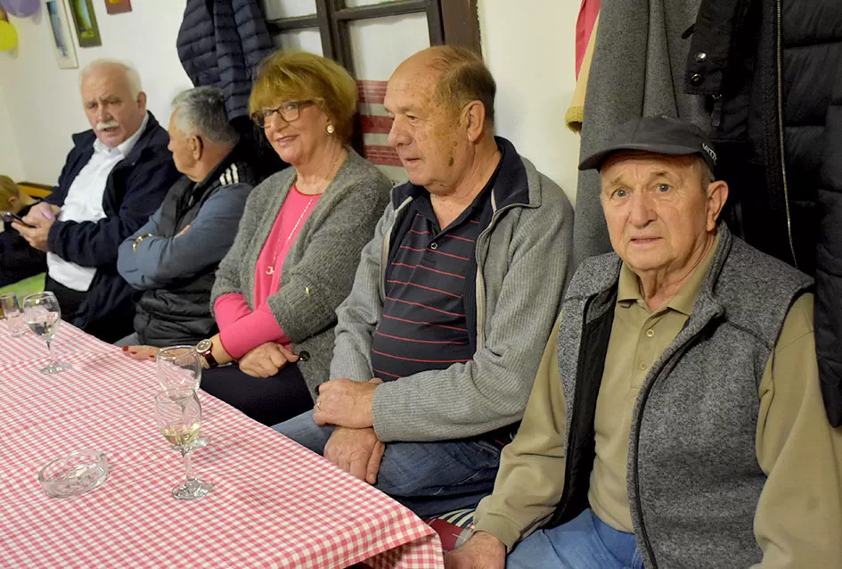 Požeška poduzetnica Ivanka Doiković proslavila Martinje: Franjo Lucić i Marinko Markota novi vinski kumovi