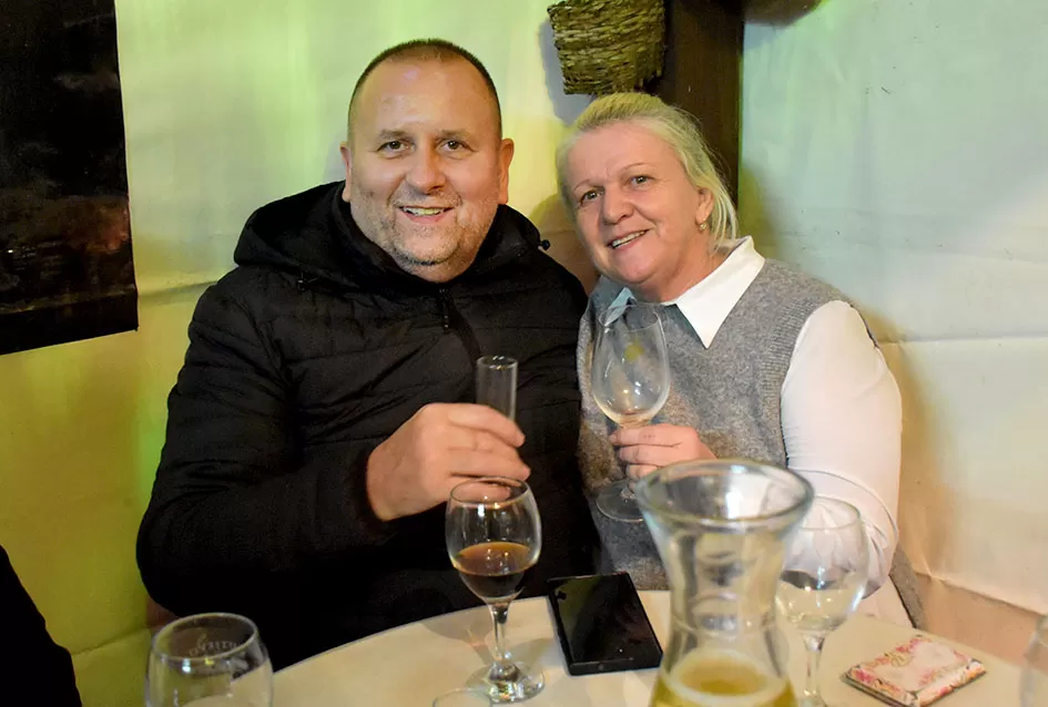 Požeška poduzetnica Ivanka Doiković proslavila Martinje: Franjo Lucić i Marinko Markota novi vinski kumovi