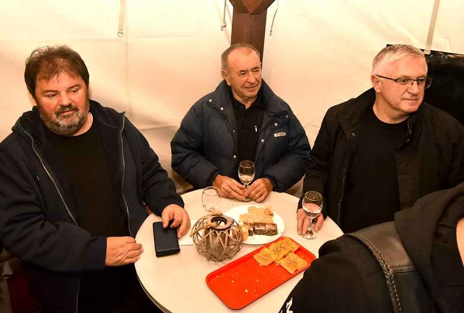 Požeška poduzetnica Ivanka Doiković proslavila Martinje: Franjo Lucić i Marinko Markota novi vinski kumovi