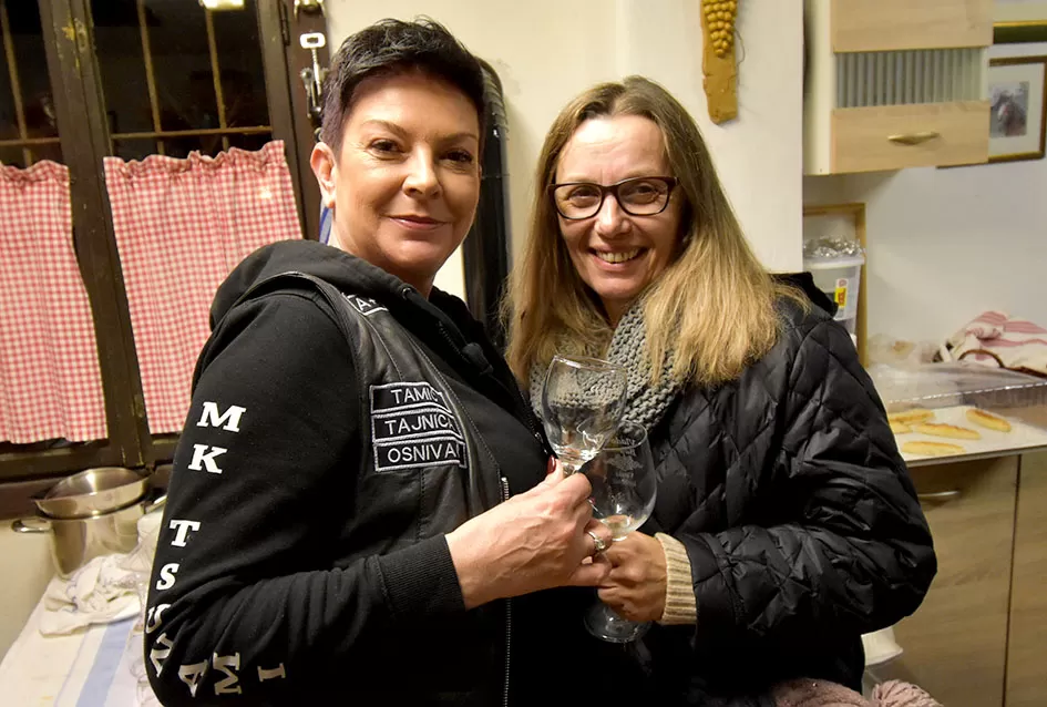Požeška poduzetnica Ivanka Doiković proslavila Martinje: Franjo Lucić i Marinko Markota novi vinski kumovi