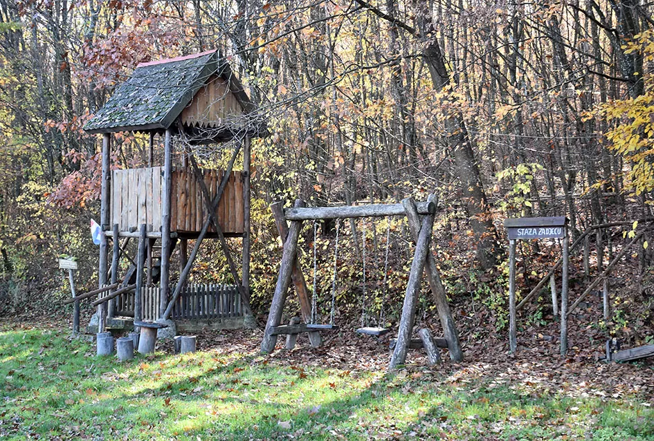 Jezero Sovinjak životno djelo Marice i Slavka Marinovića čeka novog vlasnika: Raj za ribiče i izletnike na korak do Požege