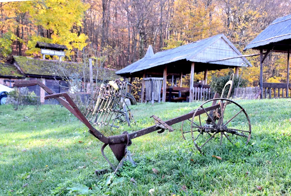 Jezero Sovinjak životno djelo Marice i Slavka Marinovića čeka novog vlasnika: Raj za ribiče i izletnike na korak do Požege