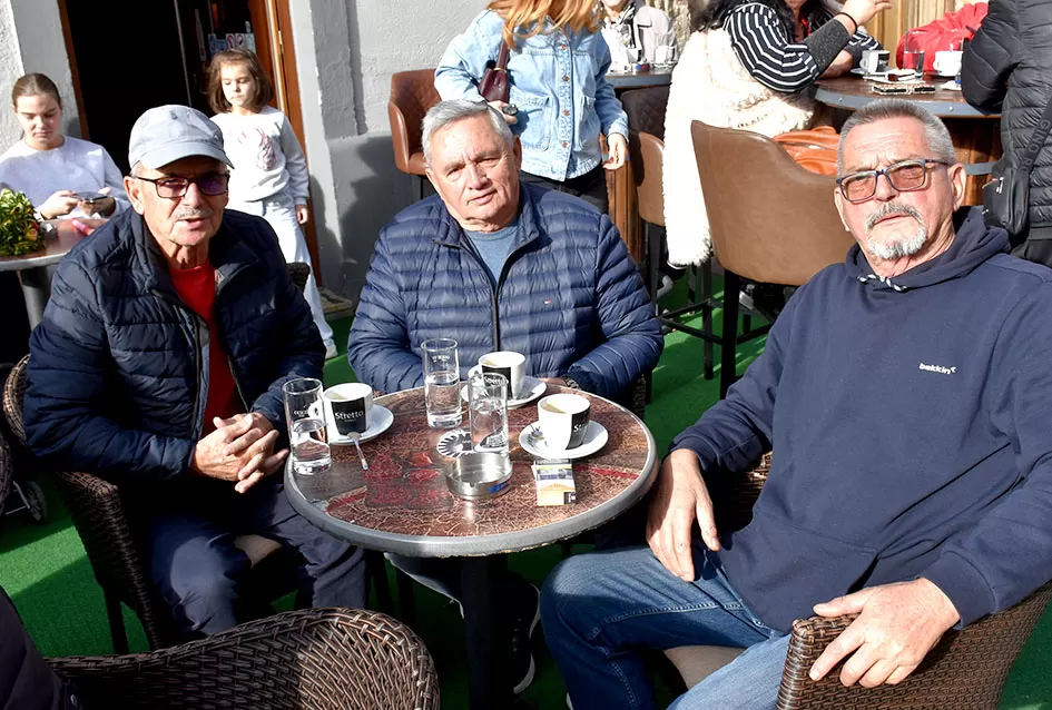 Požega proslavila Martinje u duhu tradicije: Središte grada odjekivalo obredom krštenja mošta!