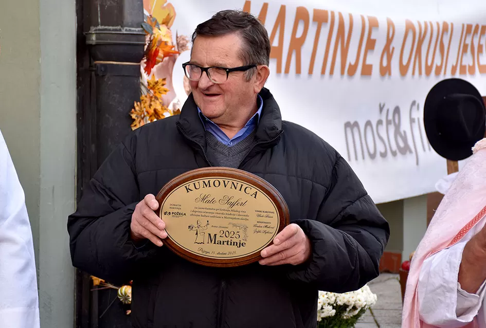 Požega proslavila Martinje u duhu tradicije: Središte grada odjekivalo obredom krštenja mošta!
