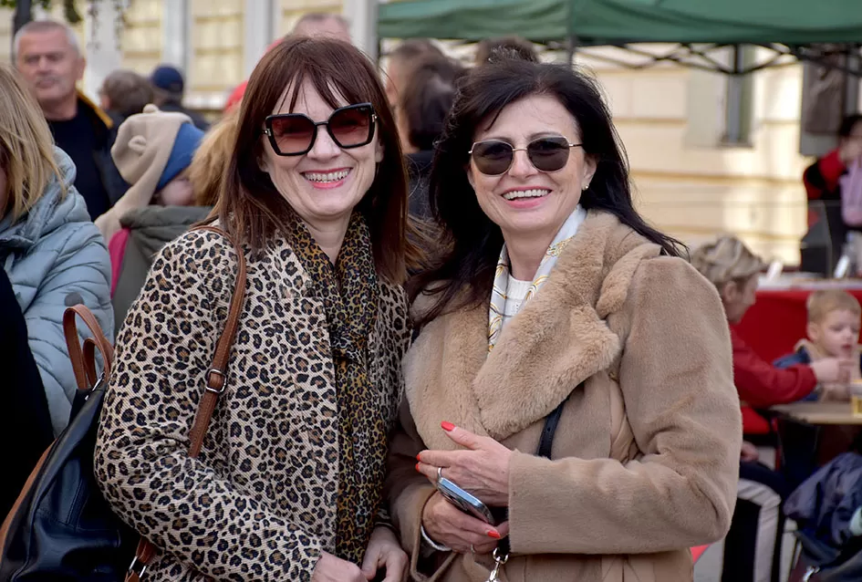 Požega proslavila Martinje u duhu tradicije: Središte grada odjekivalo obredom krštenja mošta!