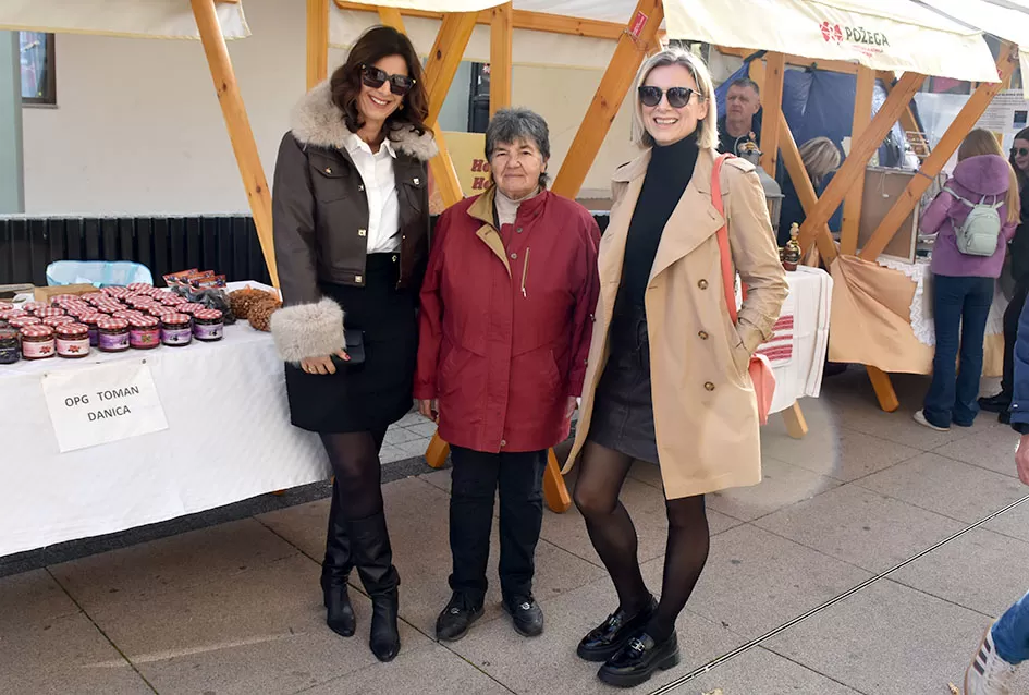 Požega proslavila Martinje u duhu tradicije: Središte grada odjekivalo obredom krštenja mošta!