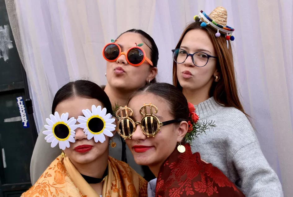 Požeška jesen u srcu grada: Štandovi, izlagači i mirisi domaćih proizvoda ispunili pješačku zonu