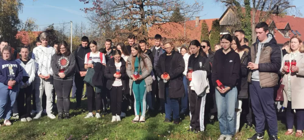 Požega.eu | Svjetlost za Vukovar: Poljoprivredno-prehrambena škola odala počast žrtvama rata